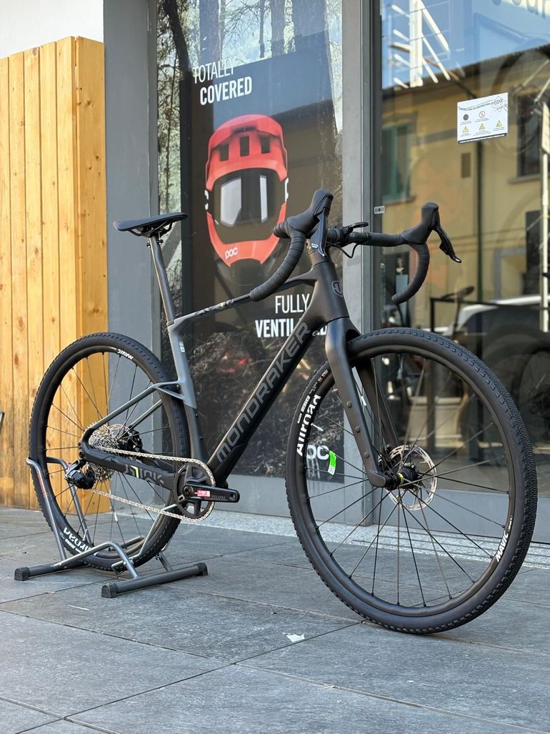 Mondraker Arid Carbon R 2025 usata — dettaglio