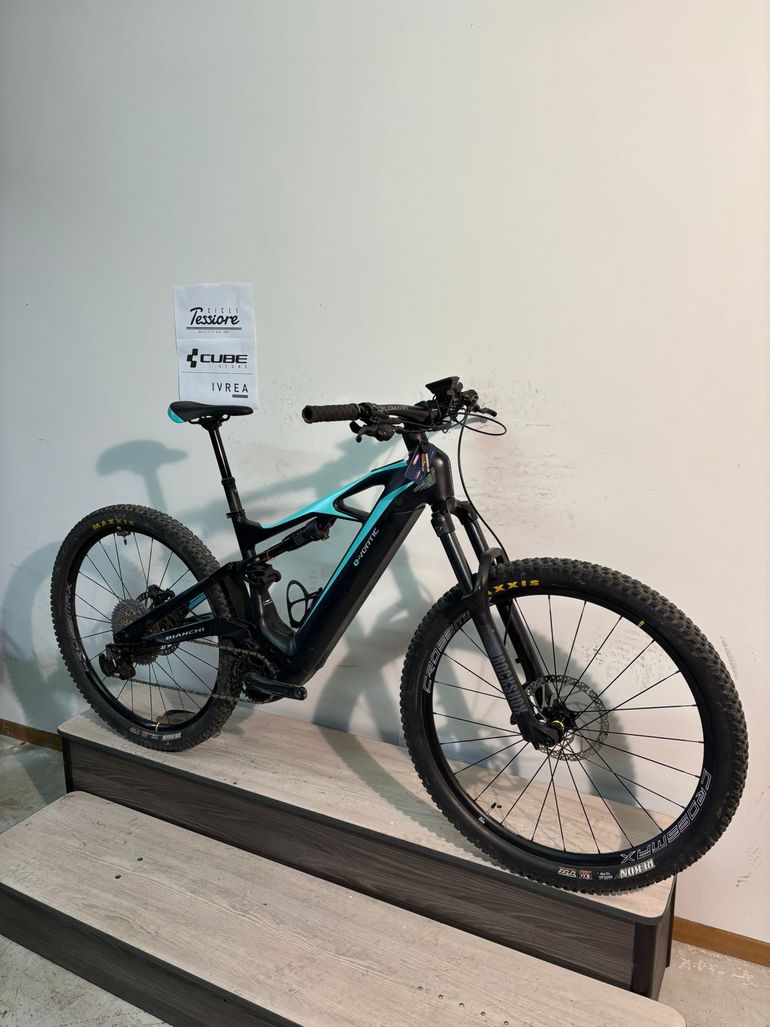 Bianchi E-Vertic Fx-Type 2024 usata — dettaglio