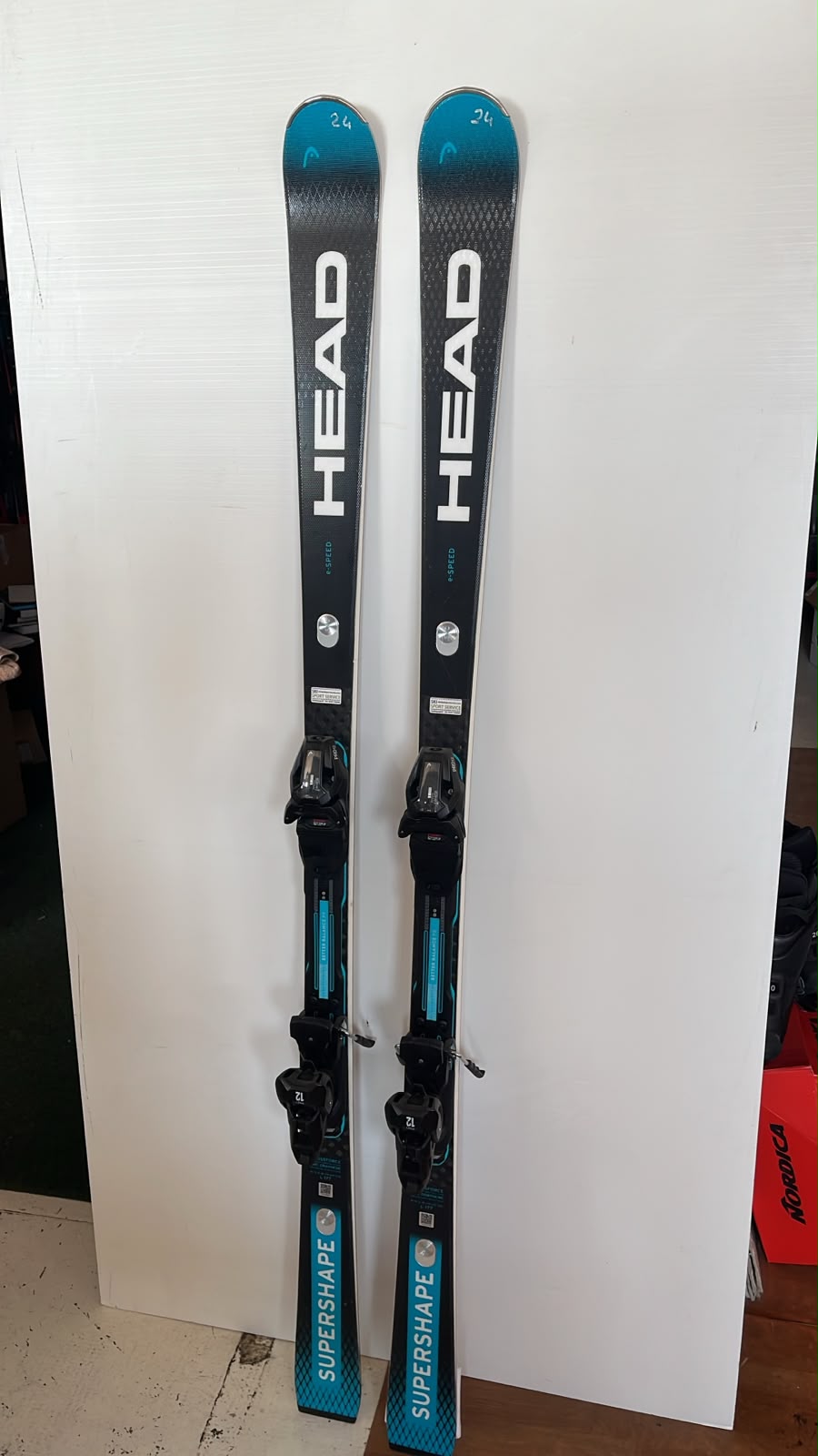 Head Supershape e-Speed — raggio 15.3m, waist 68mm
