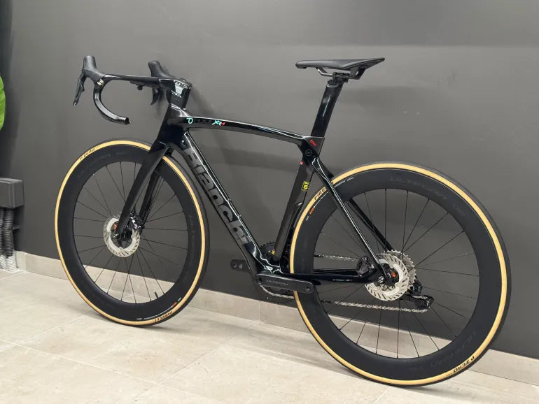 Bianchi Oltre Xr4 2023 usata — dettaglio