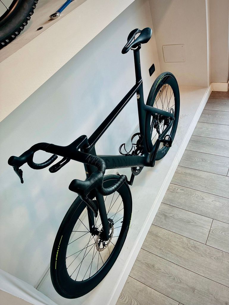 Canyon Aeroad Cfr 2024 usata — dettaglio