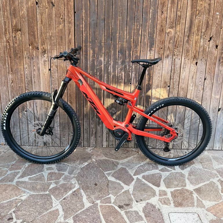 KTM Macina Kapoho Elite 800wh 2027 usata — dettaglio