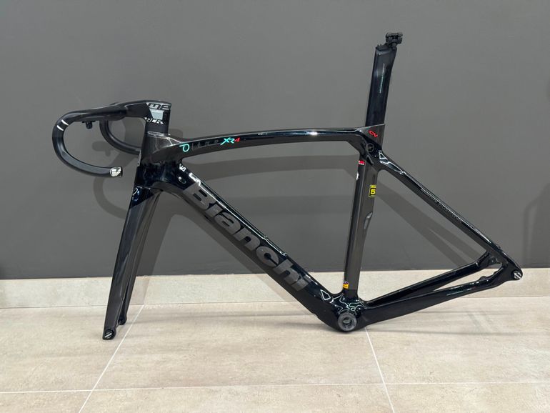 Bianchi Oltre Xr4 2023 usata — dettaglio