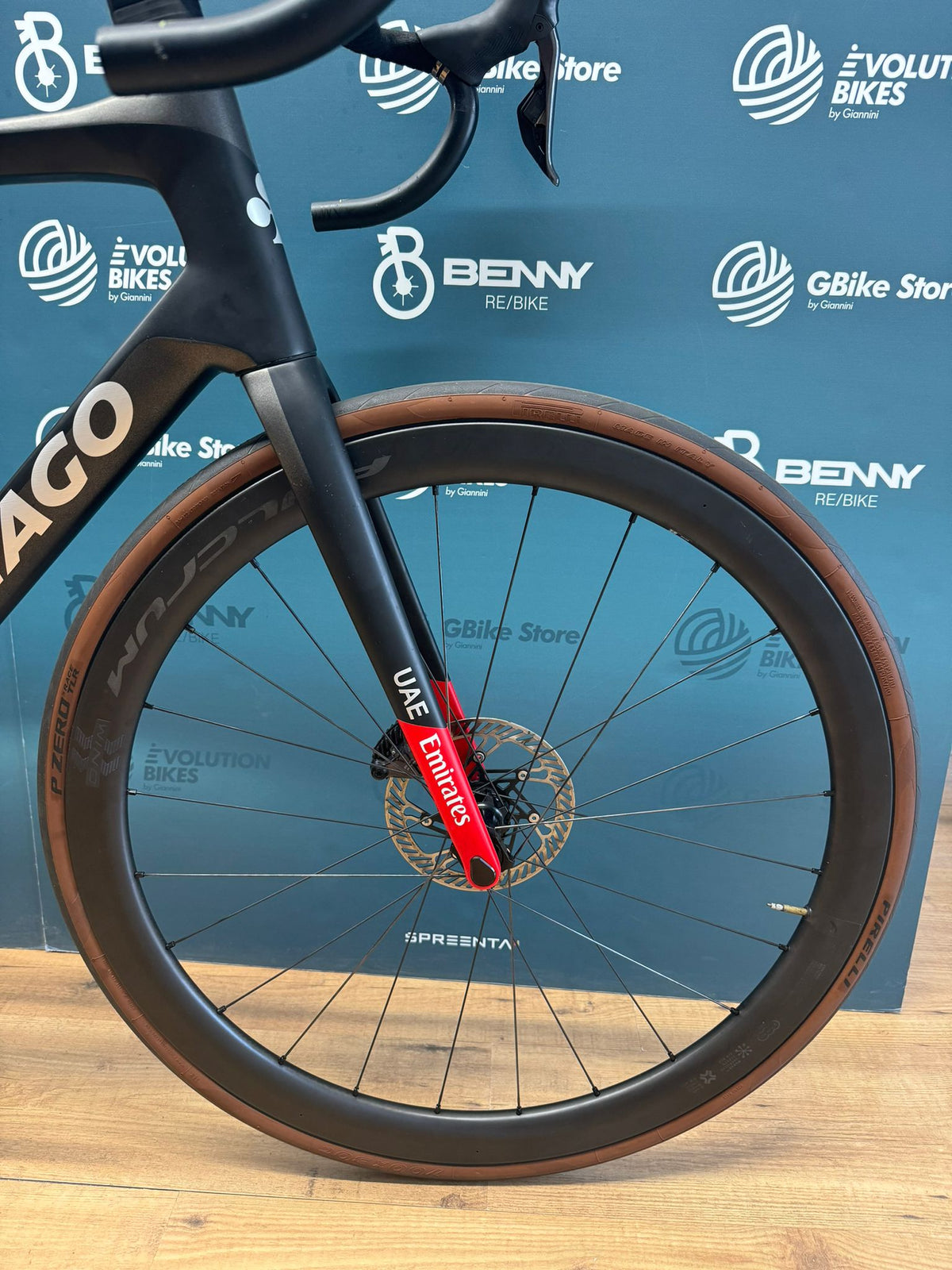 Colnago V4Rs UAE Emirates Taglia 530 - Usata