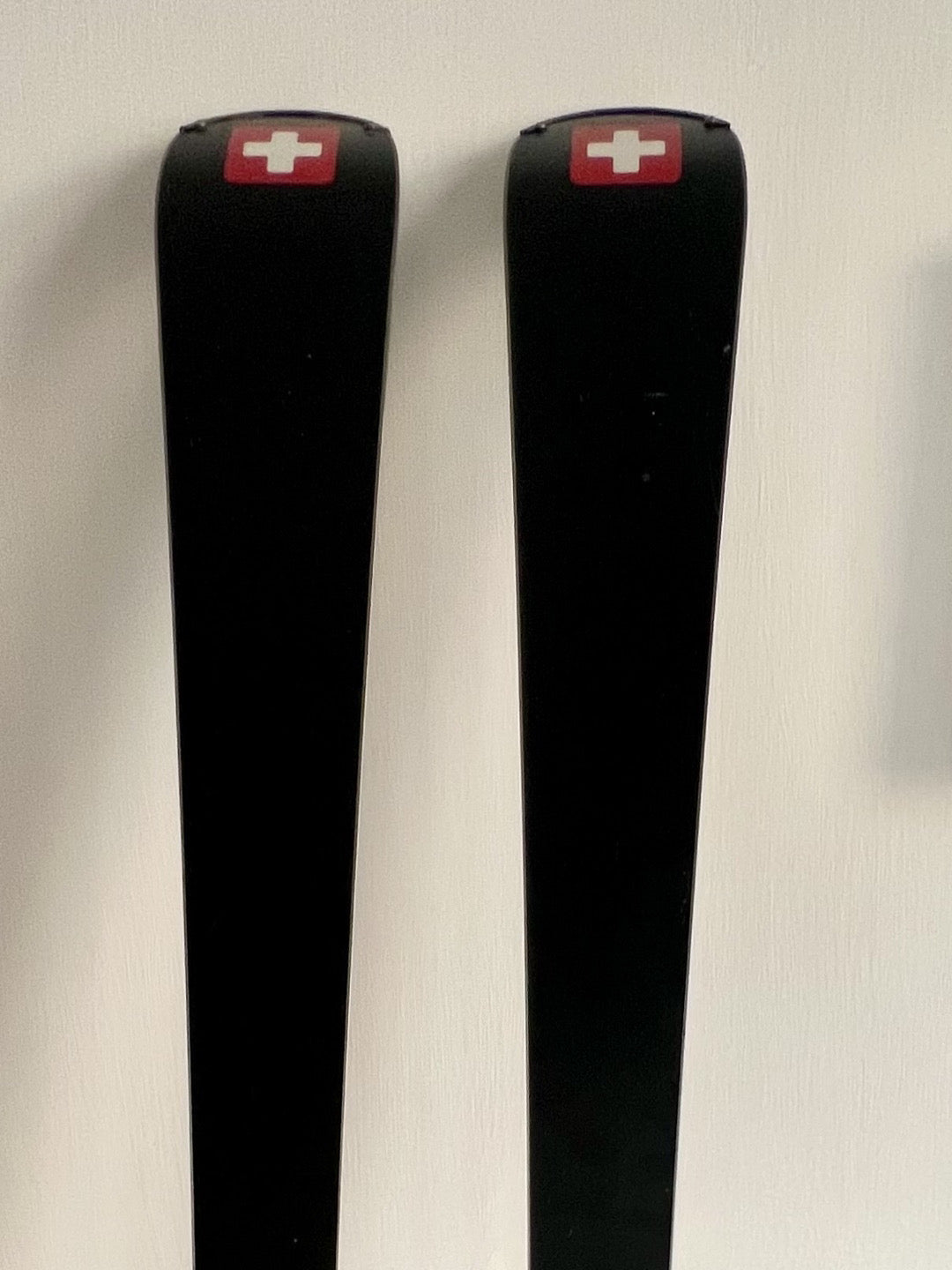 Sci Stockli Laser CX 163 (Stagione 2024/2025) Lunghezza: 163 cm Raggio: 12.8 metri Usati