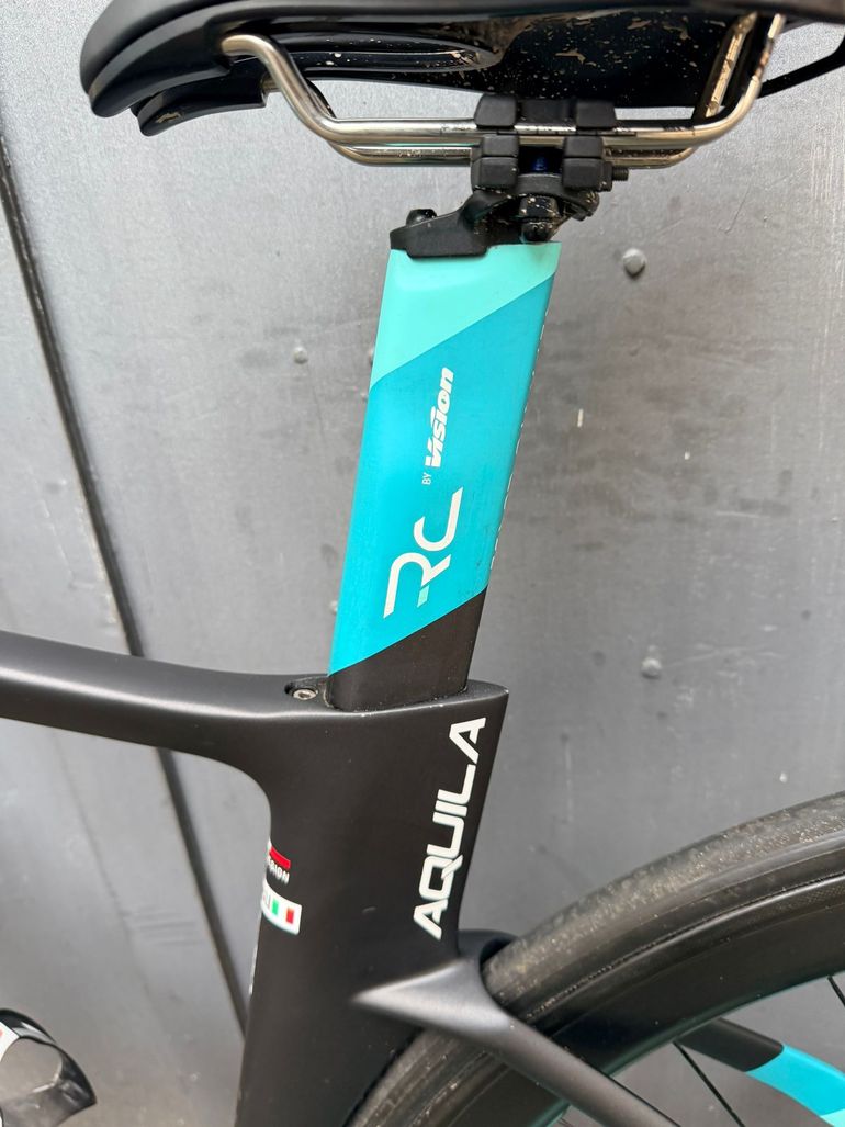 Bianchi Aquila Shimano Dura Ace Di2 2024 tg XS USATA