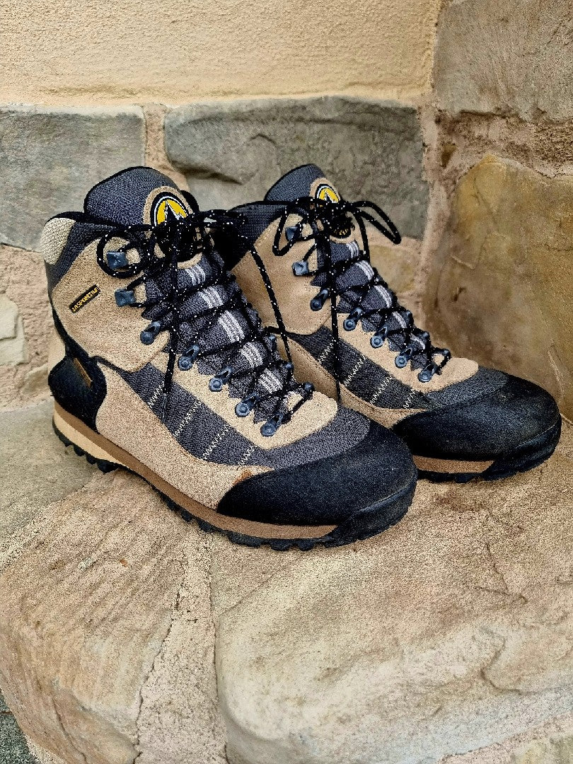 Scarponi Trekking La Sportiva 44 – Weply