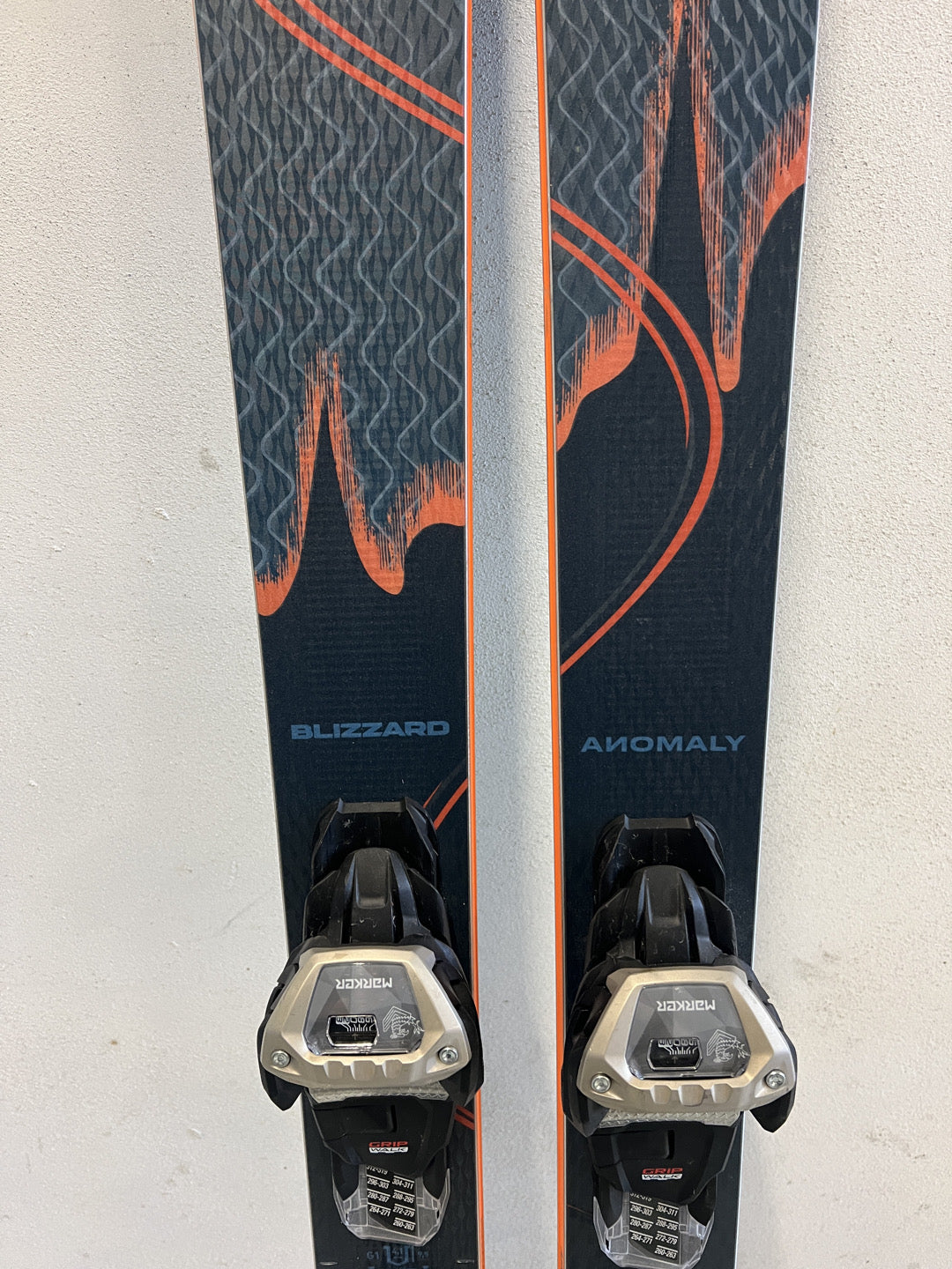 188cm Sci freeride Blizzard Anomaly88 r19 usato N1