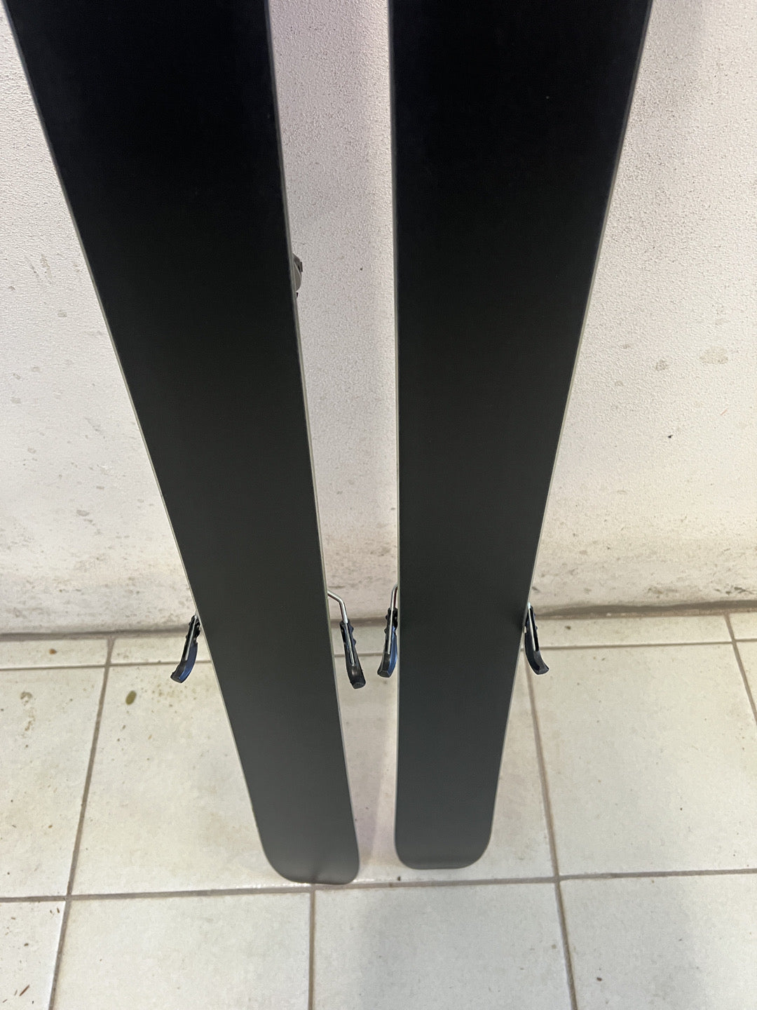 157cm Blizzard G095 Sci + attacchi + pelli (N0821