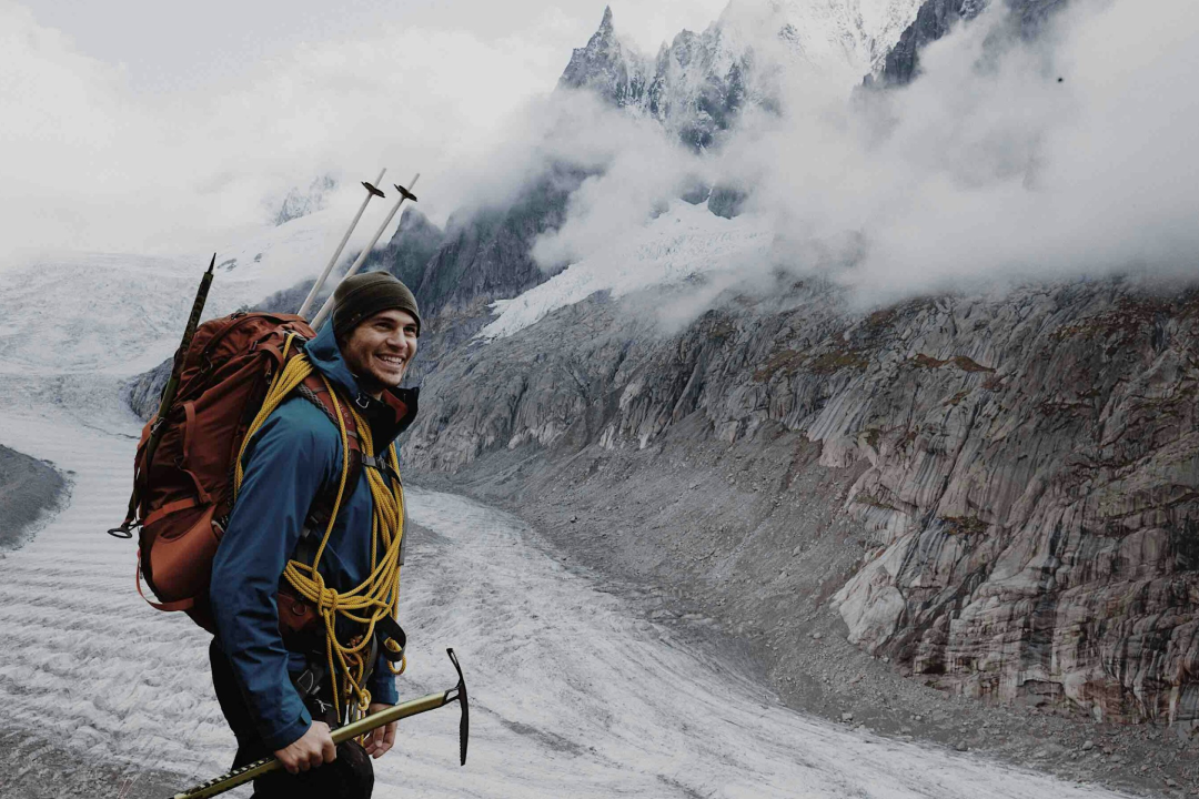 Verso la cima: l'attrezzatura da alpinismo indispensabile per affrontare l’alta quota
