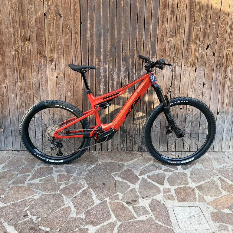 KTM Macina Kapoho Elite 800wh 2027 usata — vista laterale