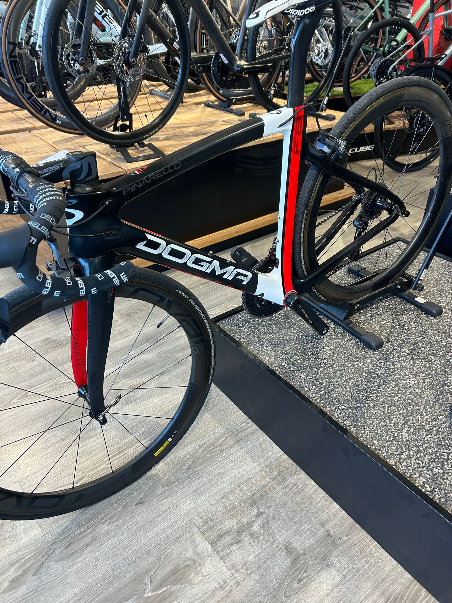 Pinarello Dogma 2019 usata — dettaglio