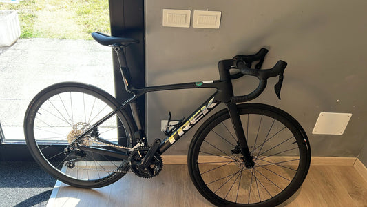 Trek Madone Sl 6 Gen 8 2025 usata — vista laterale