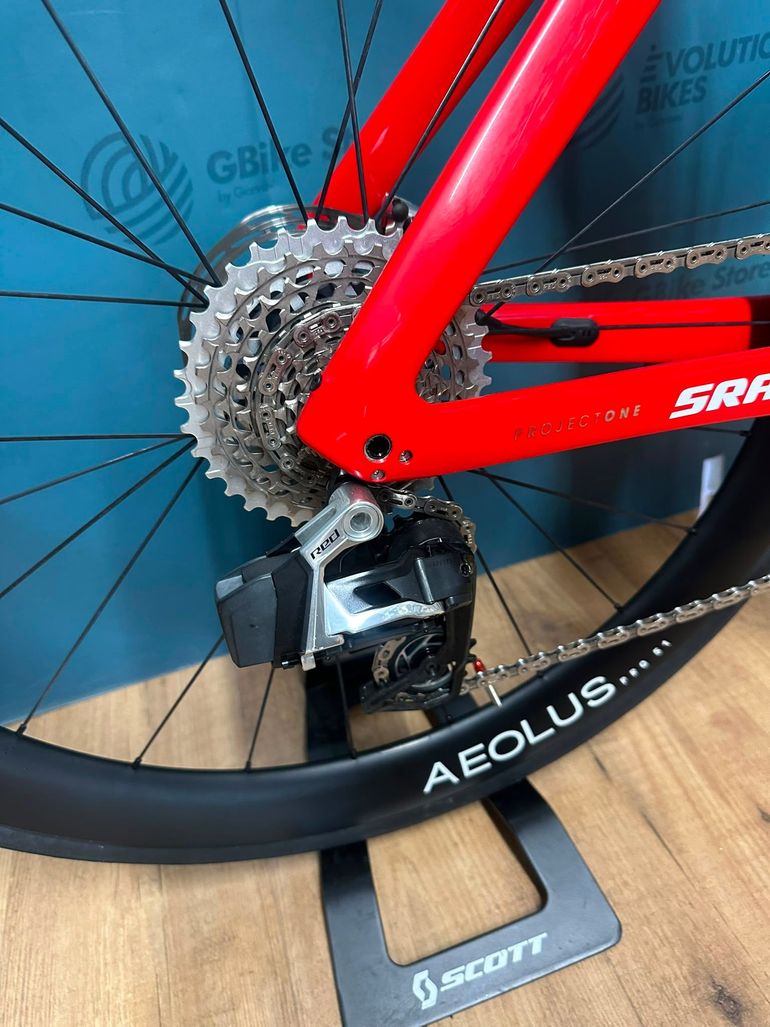 Trek Madone Slr 9 E1 Gen 7 2023 — Bici usata