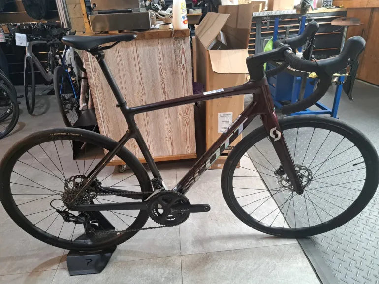 Scott Addict 30 2024 usata — vista laterale