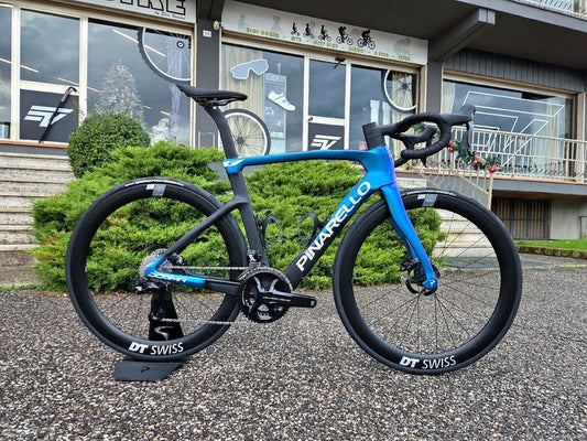 Pinarello Dogma F 2026 usata — vista laterale