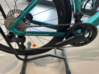 Bianchi Infinito Pro — gruppo Shimano Ultegra Di2, taglia 50