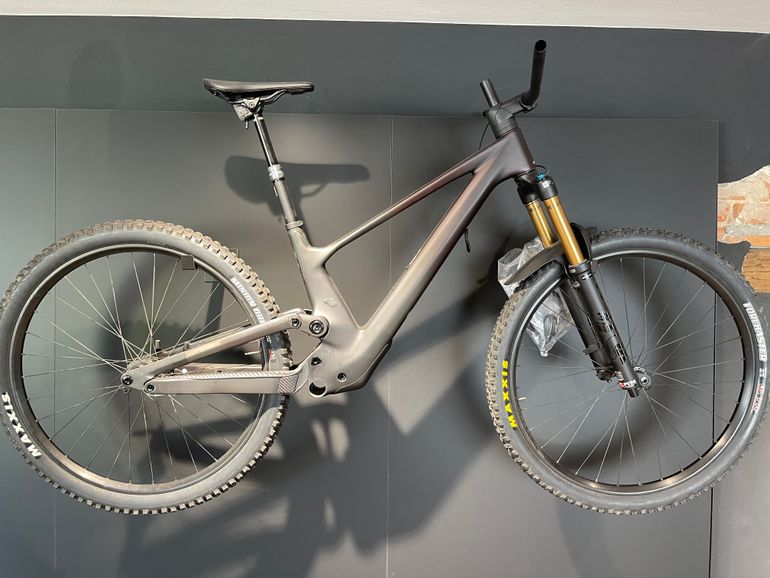 Scott Genius 900 Ultimate 2023 usata — vista laterale