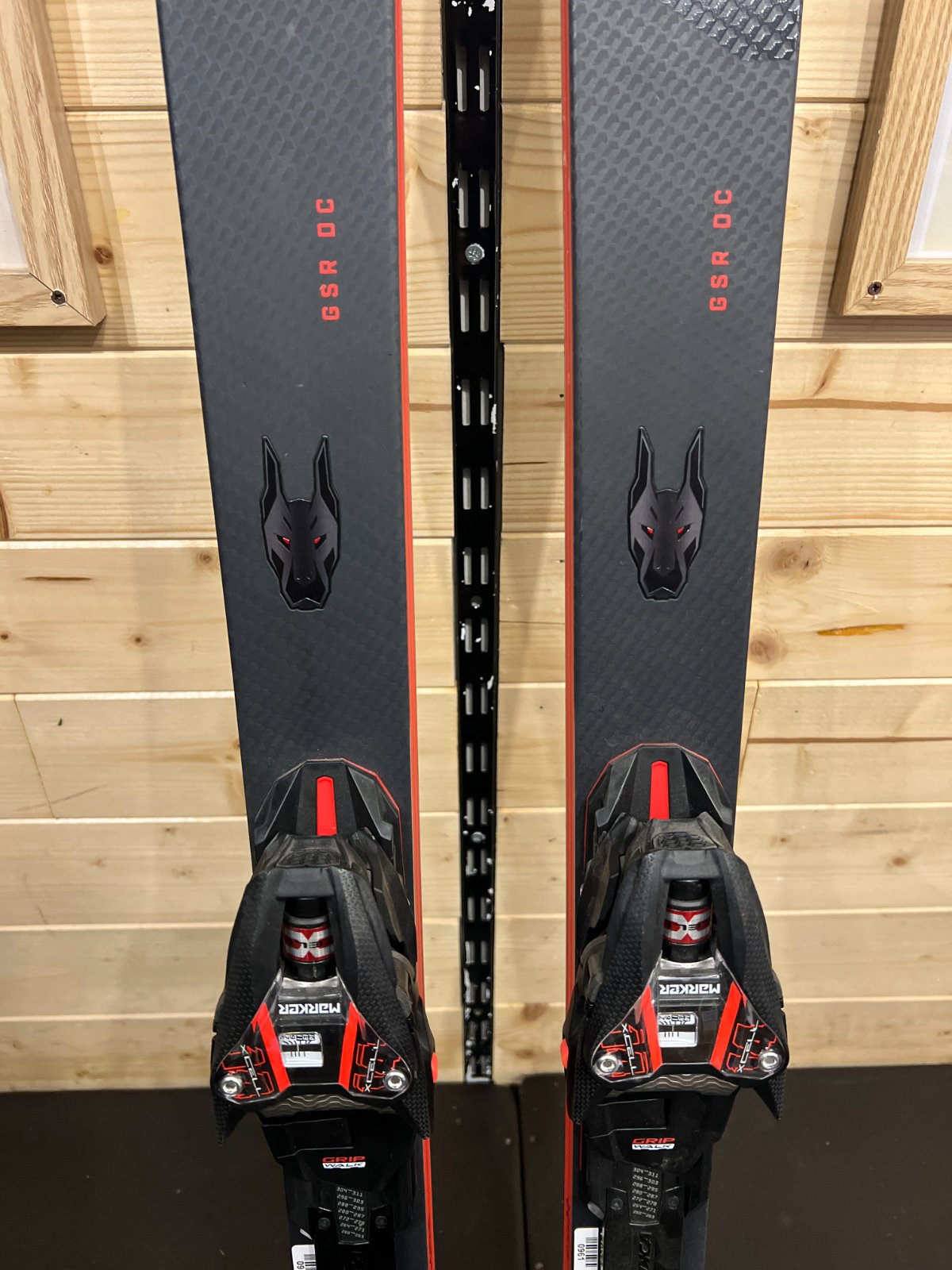 Nordica Dobermann GSR DC — attacco XCELL 14, Buone condizioni