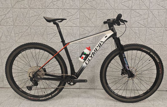 Olympia F1 Race Xt 12s 2025 usata — vista laterale