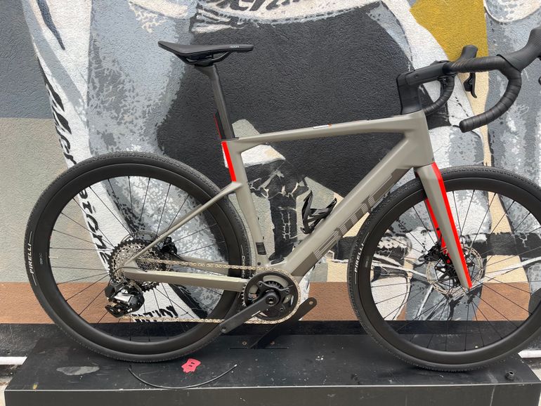BMC Roadmachine 01 Amp X One 2024 usata — vista laterale