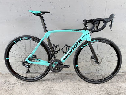 Bianchi Oltre Xr3 2021 usata — vista laterale