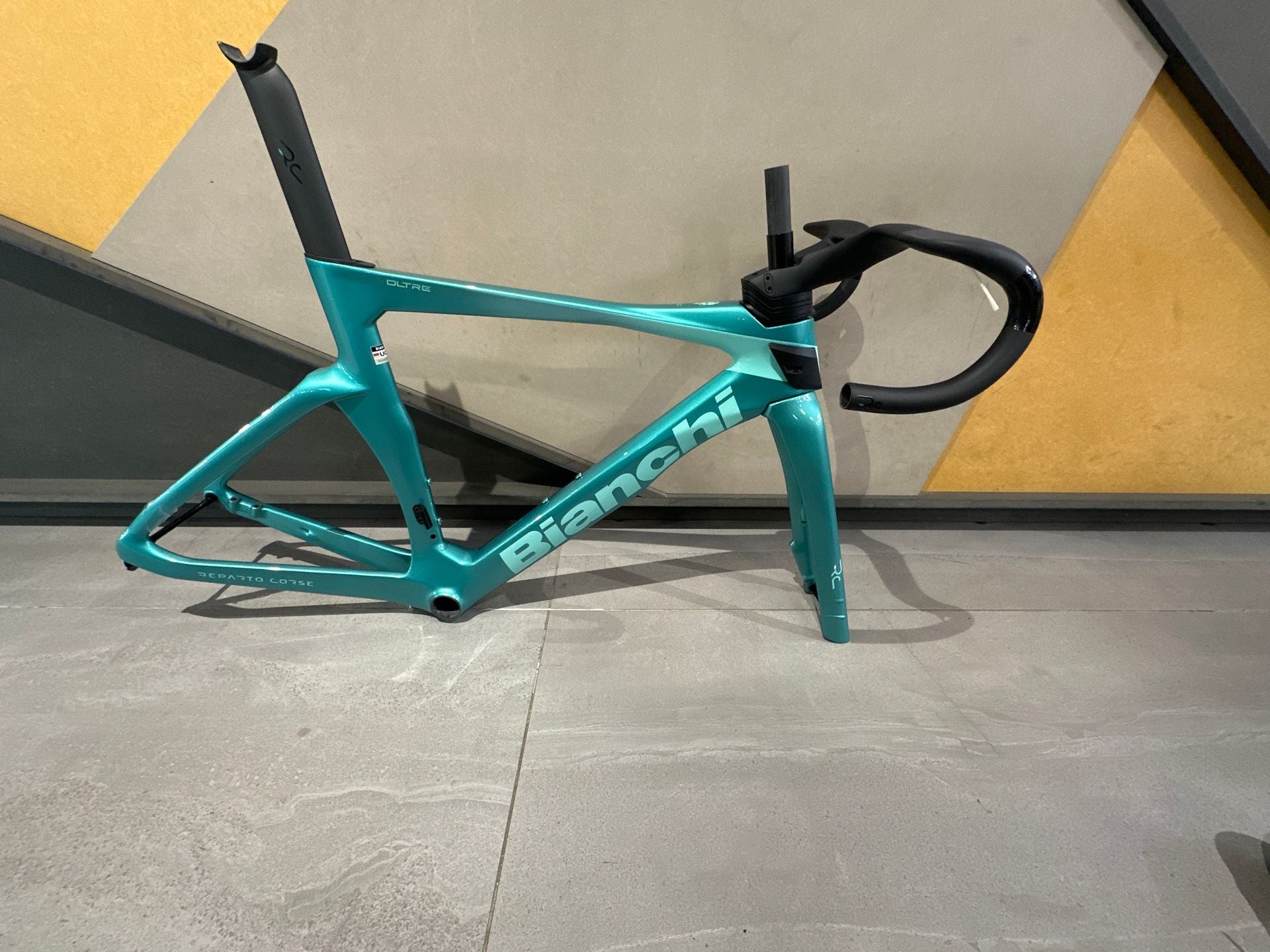 Bianchi Oltre Rc 2026 usata — vista laterale