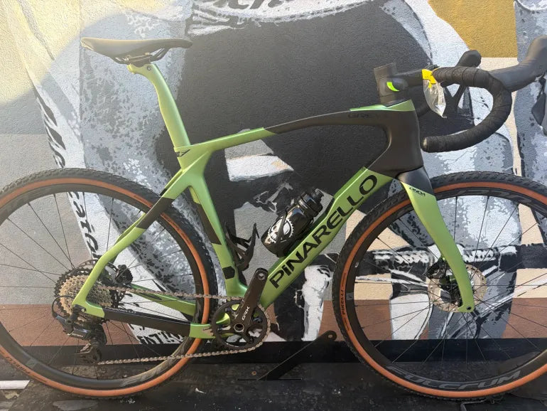 Pinarello Grevil F7 2026 usata — vista laterale