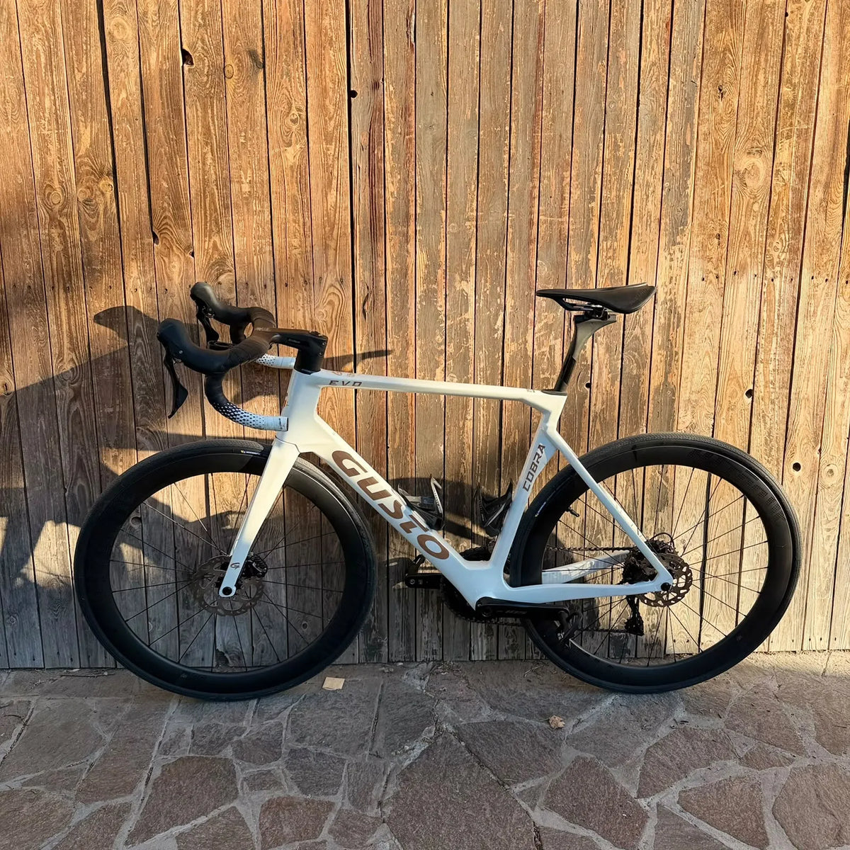 Gusto Custom 2027 usata — dettaglio
