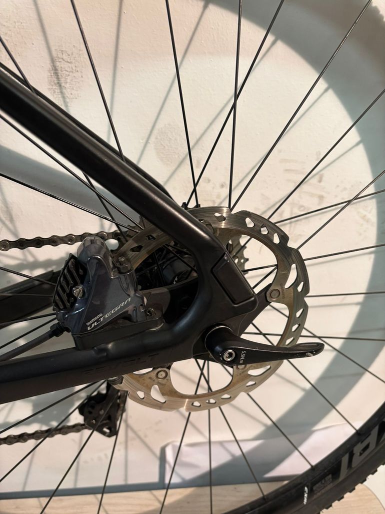 Giant Revolt Advanced 2021 — Bici usata