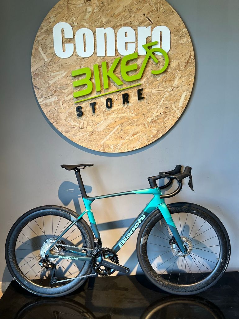 Bianchi Specialissima Pro 2026 usata — vista laterale