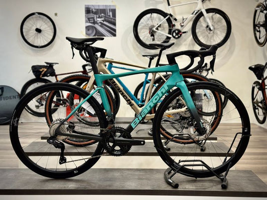 Bianchi Specialissima Pro 2024 usata — vista laterale