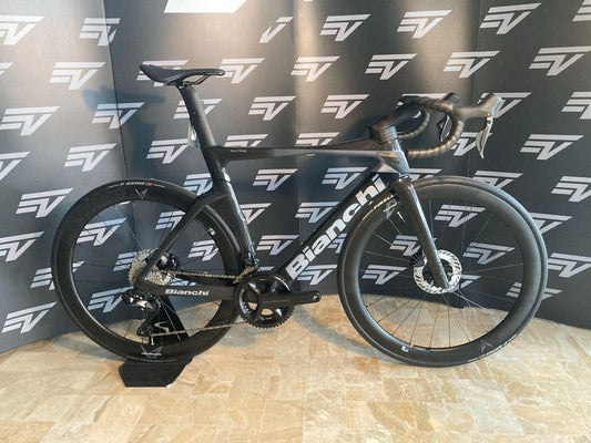 Bianchi Oltre Pro 2023 usata — vista laterale