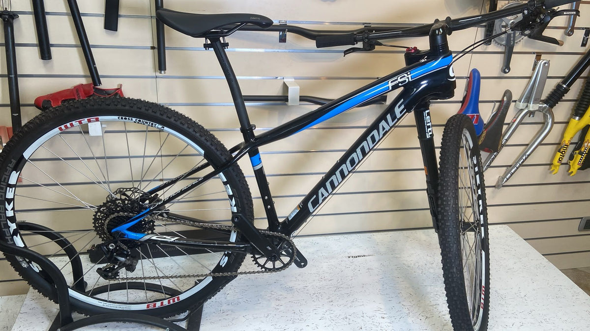 Cannondale F-Si Carbon Hi-Mod 2015 usata — vista laterale