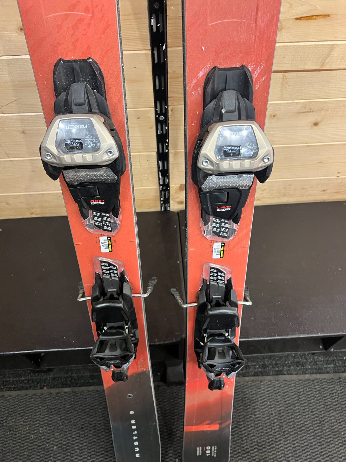 Blizzard Rustler 9 2025 — Freeride/Freestyle usato