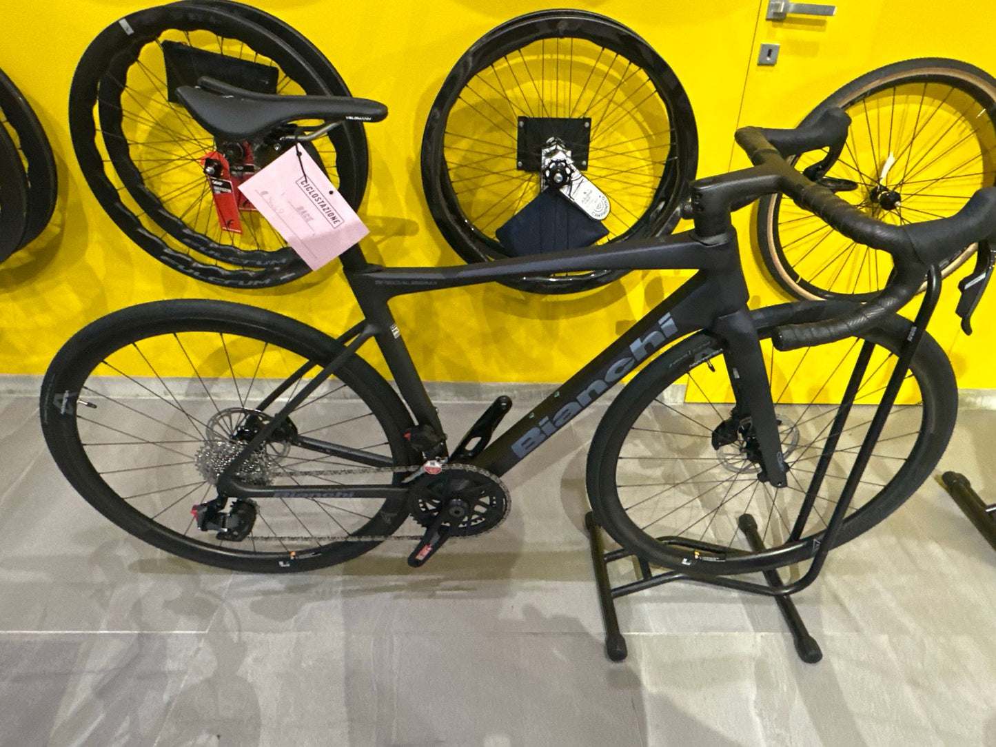 Bianchi Specialissima Comp E1 — gruppo Sram Rival eTap AXS, taglia 53