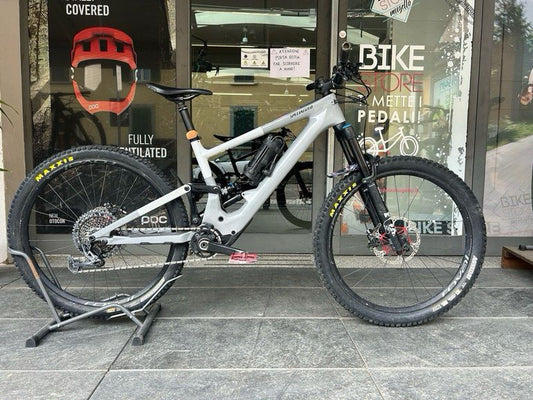 Specialized Turbo Kenevo Sl Expert Carbon 2022 usata — vista laterale