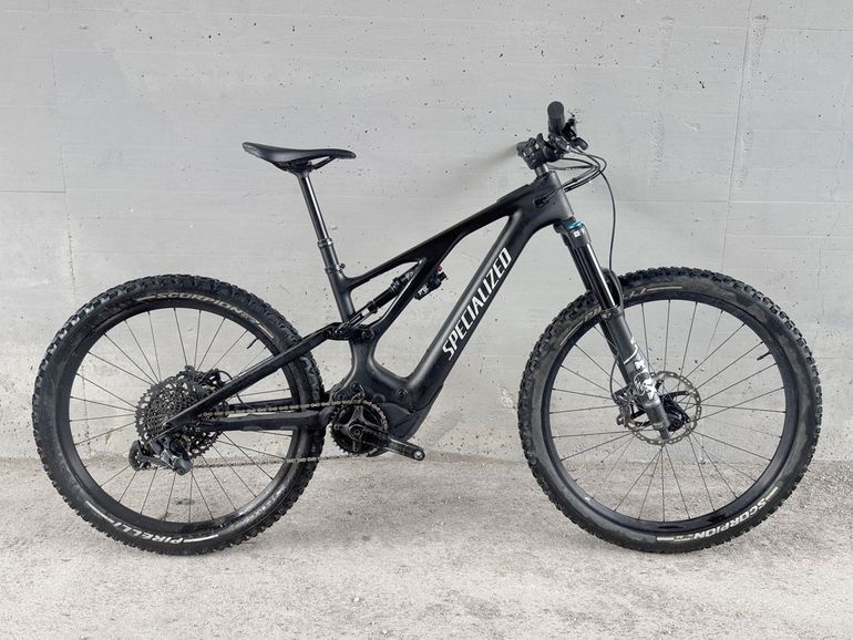 Specialized Turbo Levo 3 Comp Carbon 2023 usata — vista laterale