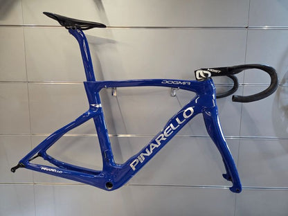 Pinarello Dogma F Red Axs 2024 usata — vista laterale