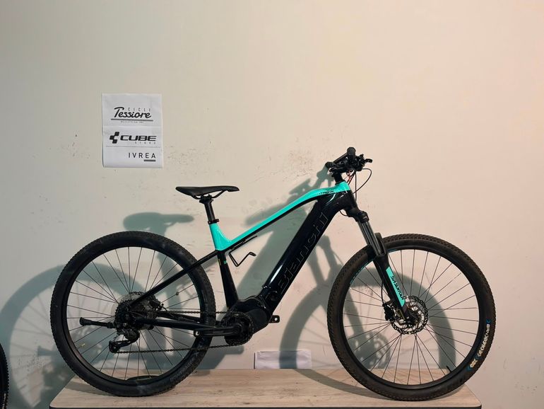 Bianchi T-Tronik Sport 9.2 - Altus 2022 usata — vista laterale
