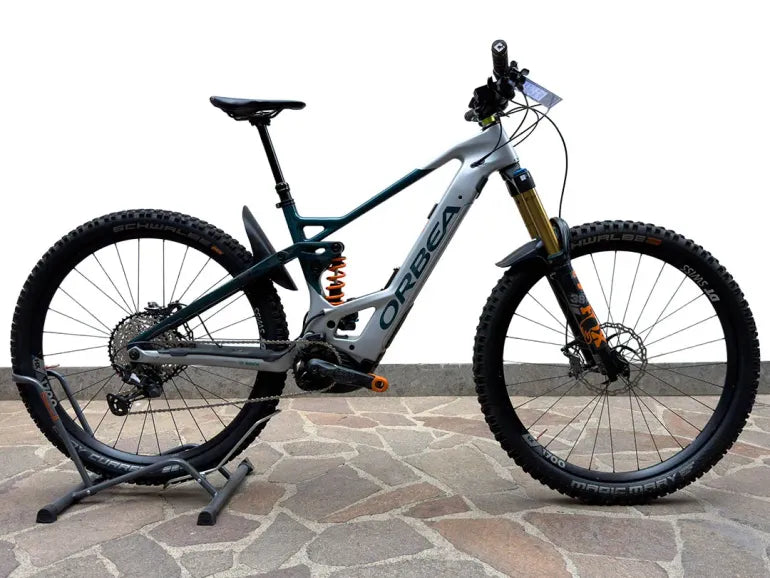 Orbea Wild Fs M-Team 2022 usata — vista laterale