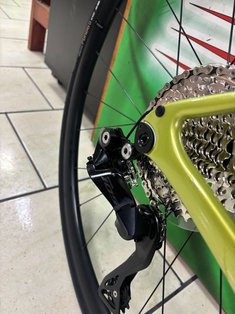 Giant Defy Advanced 1 2025 — Bici usata