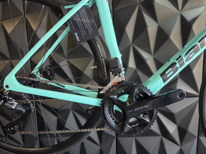 Bianchi Specialissima Comp — gruppo Shimano 105 Di2, taglia 55