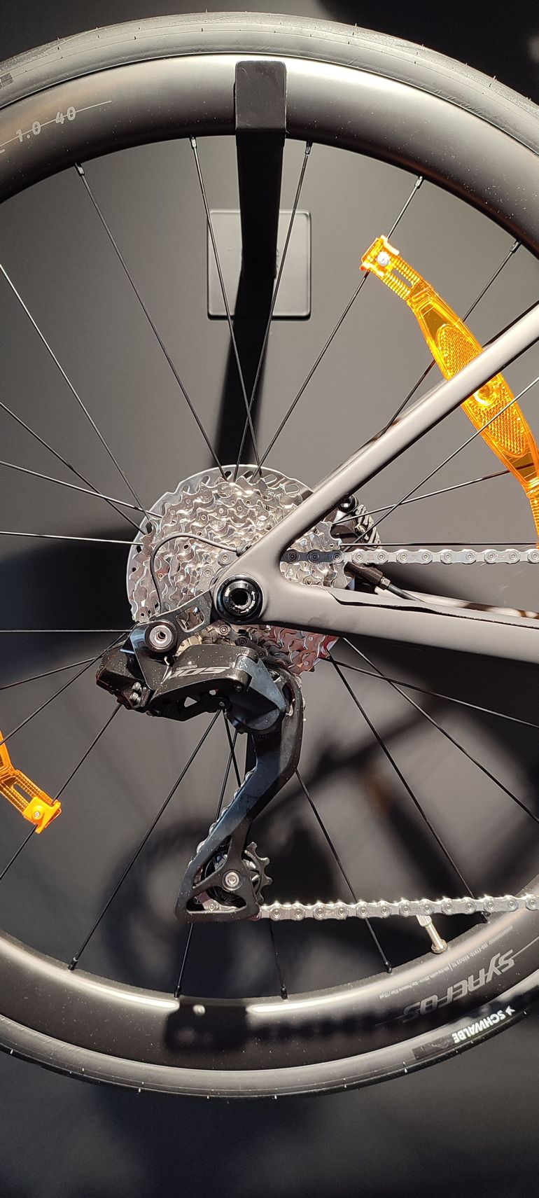 Scott Addict 30 — gruppo Shimano 105 Di2, taglia L