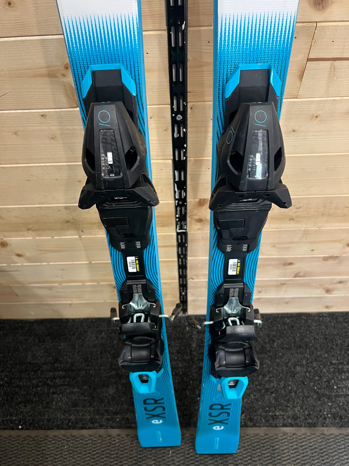 Head Head Worldcup Rebels e.XSR 2026 — Da Pista usato
