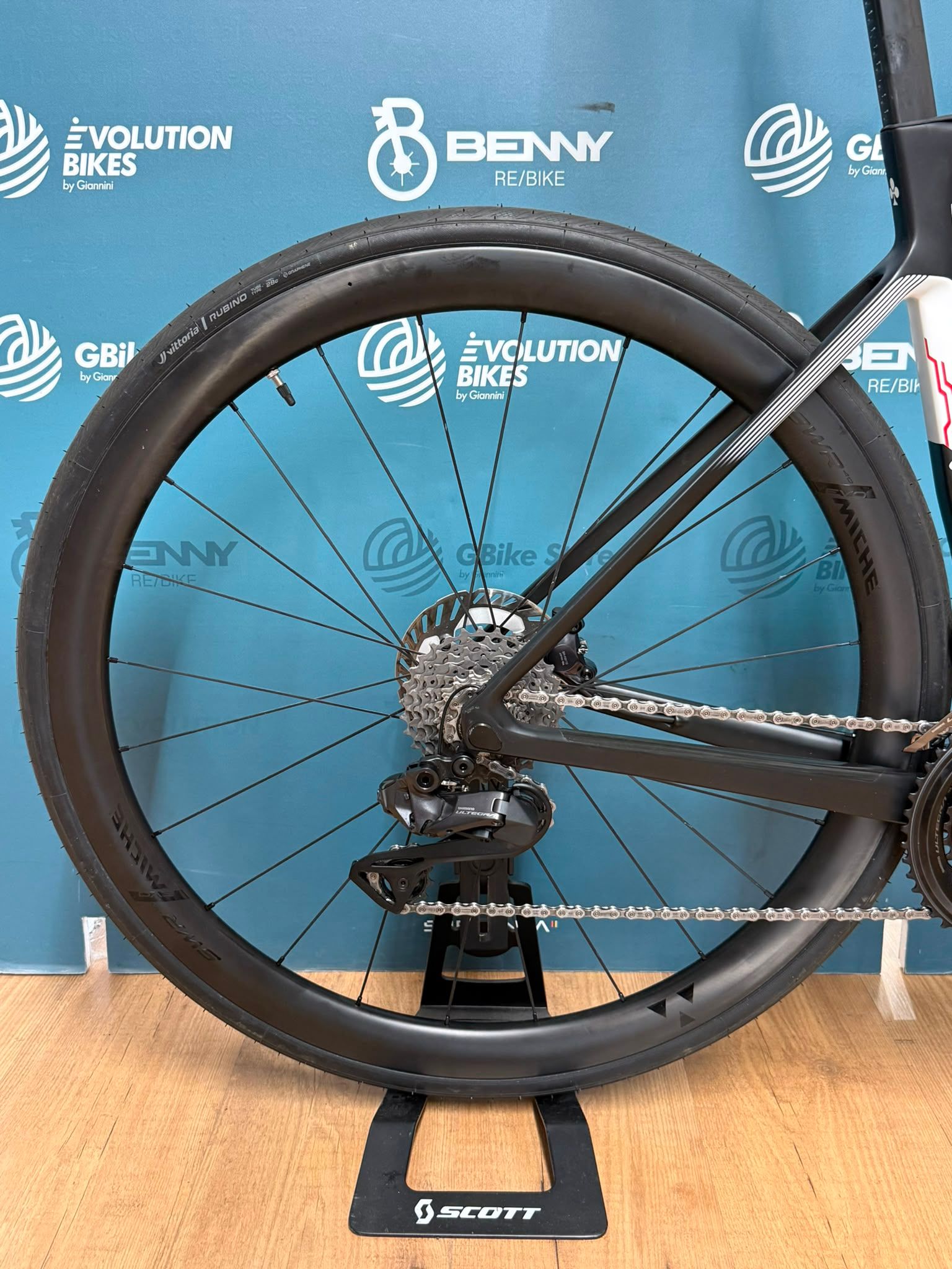 Colnago V4rs 2024 — Bici usata