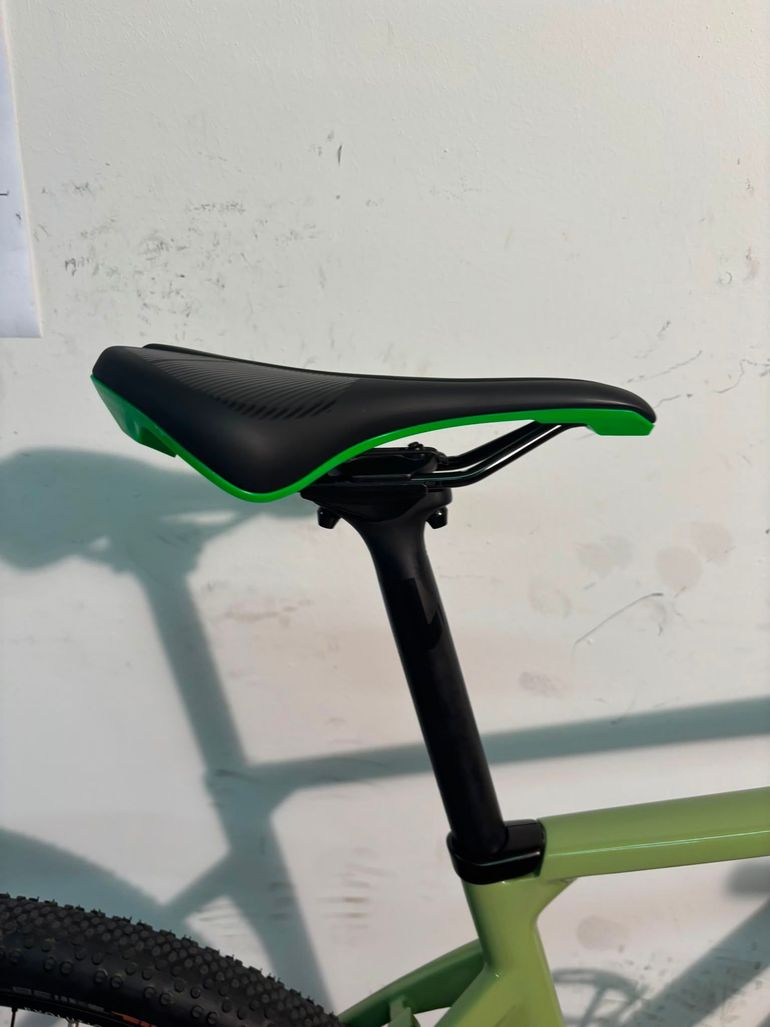 Cube Nuroad C:62 Race 2022 usata — dettaglio