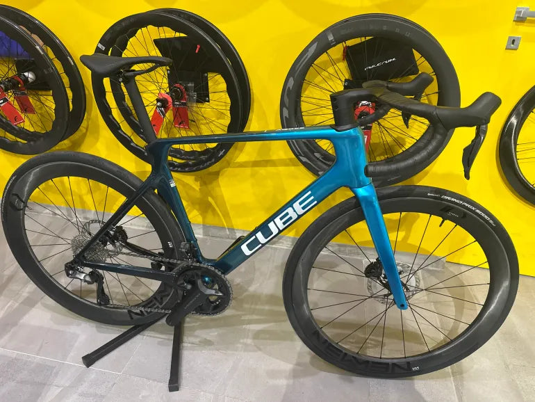 Cube Agree C:62, Race 2027 usata — vista laterale
