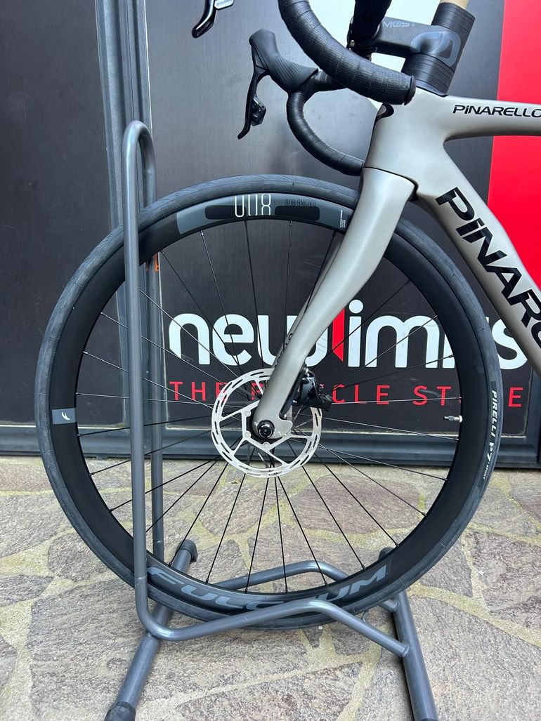 Pinarello Dogma F 2023 usata — dettaglio