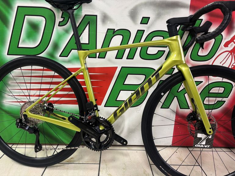 Giant Defy Advanced 1 2025 usata — vista laterale